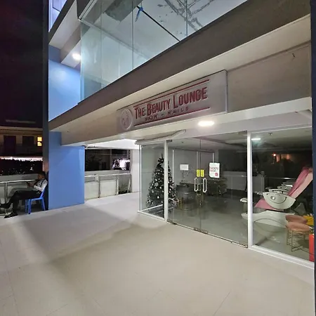 Elegant Studio With Balcony Unit 625 - 6Th Floor - Near Ateneo De Cebu - High Speed Internet - Northwoods Place