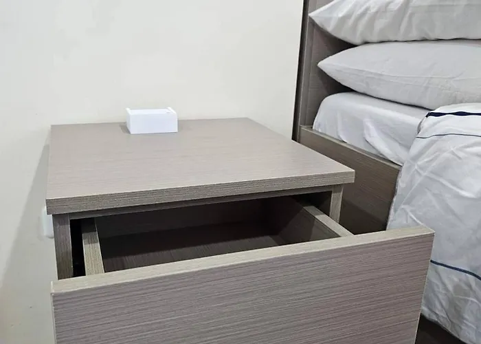 Aparthotel Elegant With Balcony Unit 625 - 6th Floor - Near Ateneo De Cebu - High Speed Internet - Northwoods Place Mandaue City