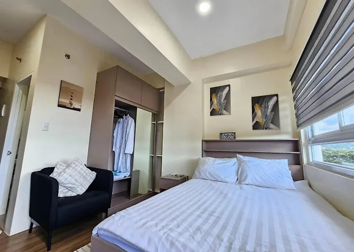 Elegant With Balcony Unit 625 - 6th Floor - Near Ateneo De Cebu - High Speed Internet - Northwoods Place Aparthotel