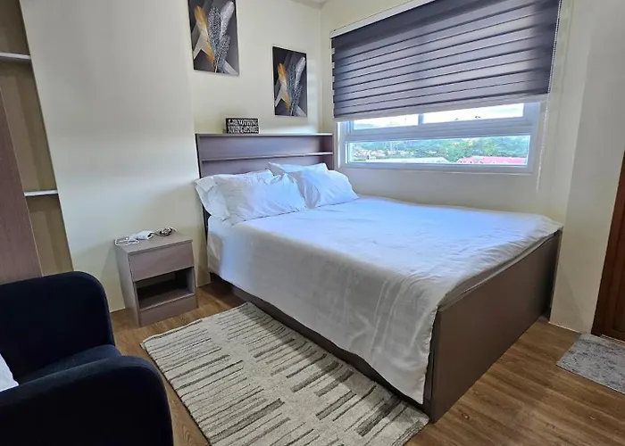 Aparthotel Elegant With Balcony Unit 625 - 6th Floor - Near Ateneo De Cebu - High Speed Internet - Northwoods Place