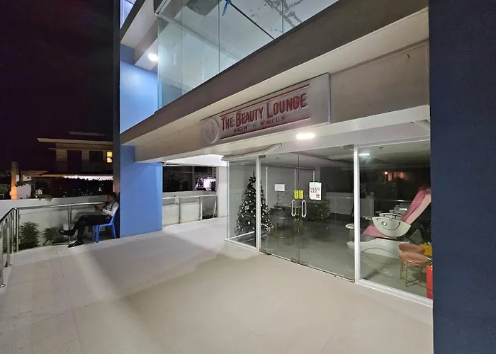 Aparthotel Elegant With Balcony Unit 625 - 6th Floor - Near Ateneo De Cebu - High Speed Internet - Northwoods Place Mandaue City