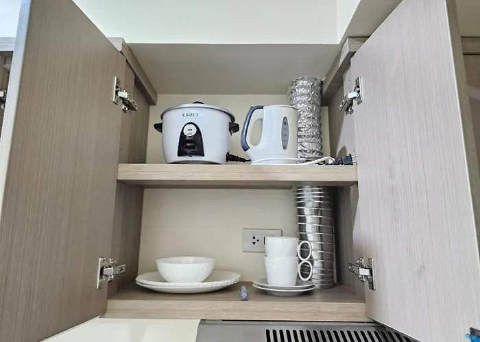 Elegant With Balcony Unit 625 - 6th Floor - Near Ateneo De Cebu - High Speed Internet - Northwoods Place 3*