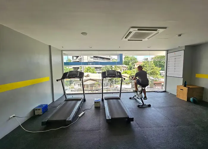 Elegant With Balcony Unit 625 - 6th Floor - Near Ateneo De Cebu - High Speed Internet - Northwoods Place