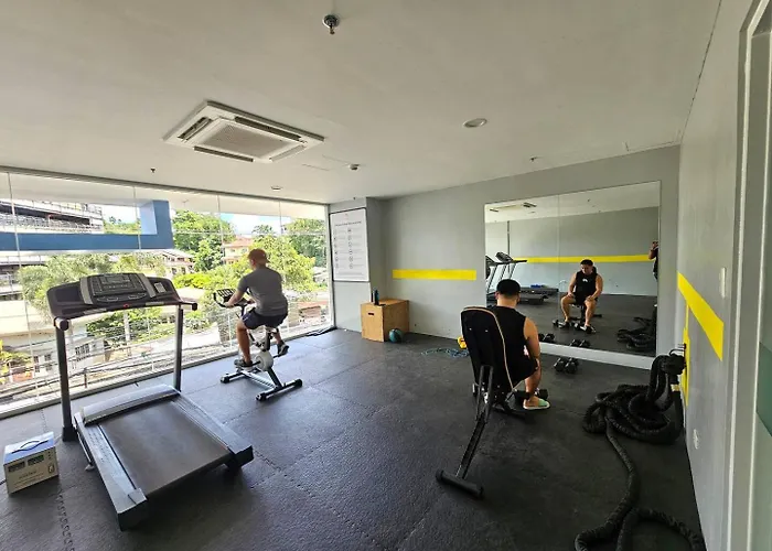 Aparthotel Elegant With Balcony Unit 625 - 6th Floor - Near Ateneo De Cebu - High Speed Internet - Northwoods Place Mandaue City