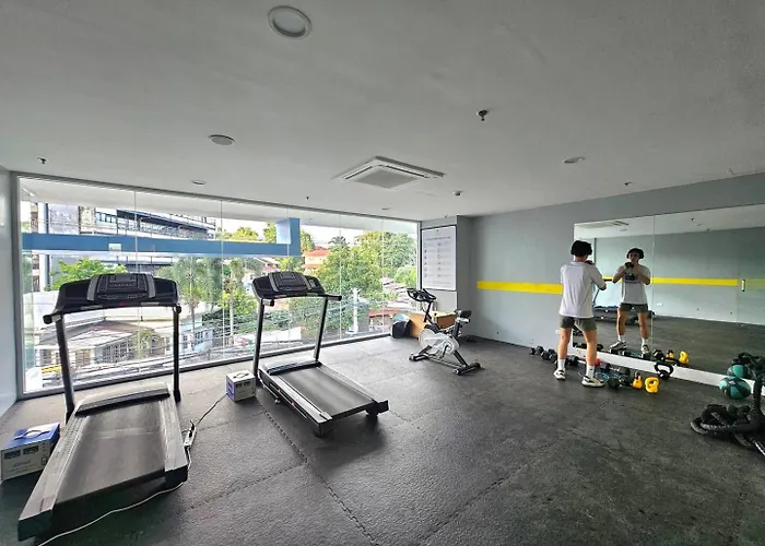 Elegant With Balcony Unit 625 - 6th Floor - Near Ateneo De Cebu - High Speed Internet - Northwoods Place Aparthotel