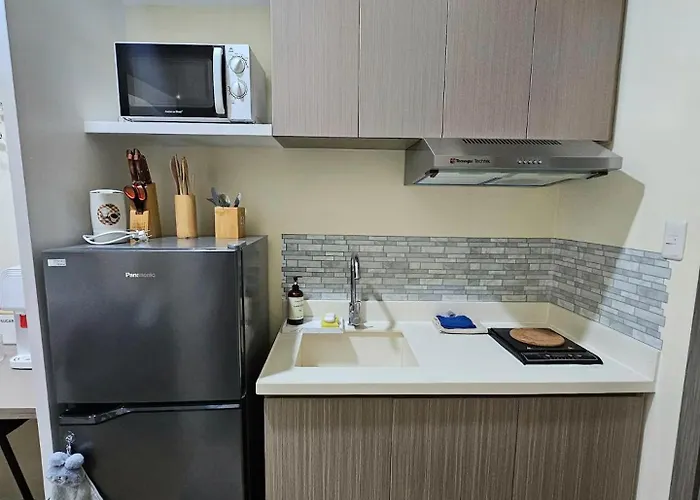 Aparthotel Elegant With Balcony Unit 625 - 6th Floor - Near Ateneo De Cebu - High Speed Internet - Northwoods Place